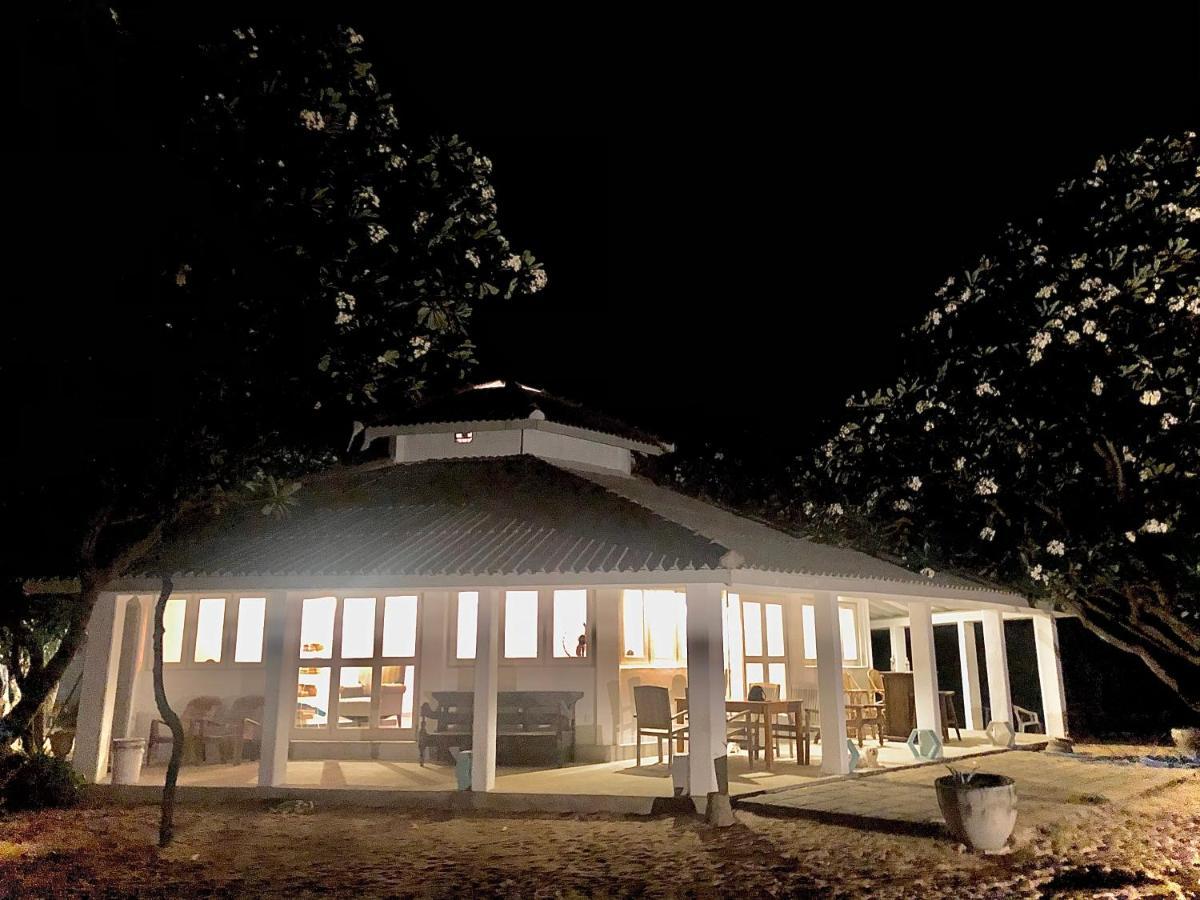 Moon Isle Beach Bungalow Nilaveli Exteriér fotografie